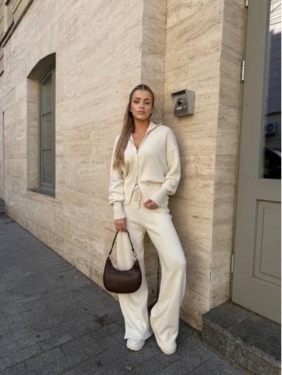 Жiночий прогулянковий костюм молочного кольору 34309