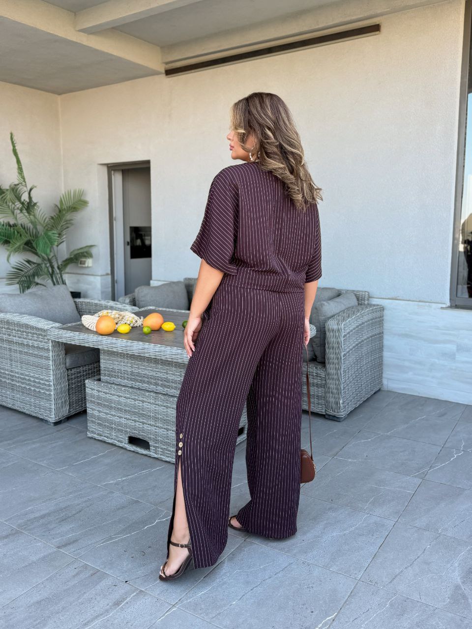 Женский прогулочный костюм коричневого цвета 33572