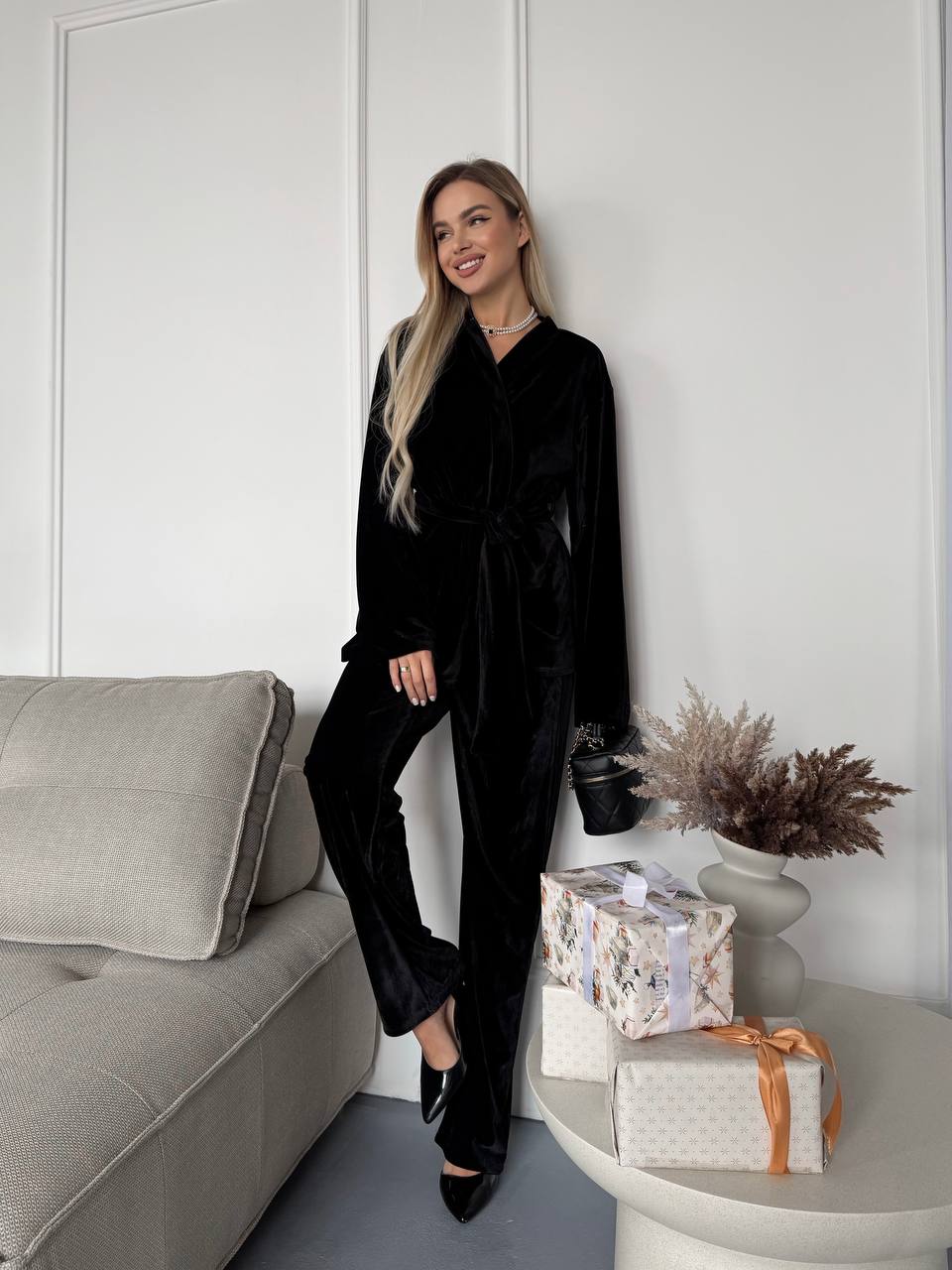 Жіночий прогулянковий костюм з оксамита чорного кольору 36076
