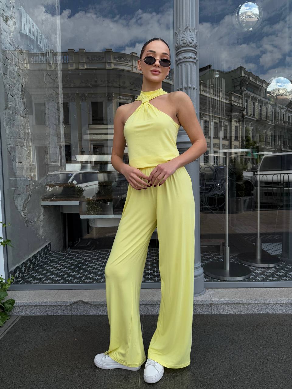 Женский прогулочный костюм желтого цвета 33608