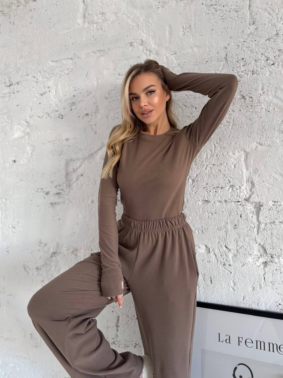 Жіночий прогулянковий термокостюм кавового кольору 35789