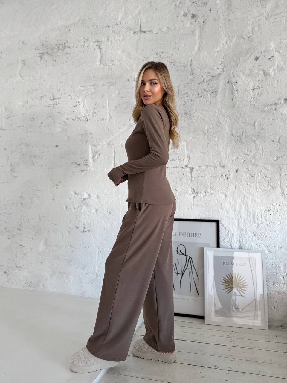 Жіночий прогулянковий термокостюм кавового кольору 35789