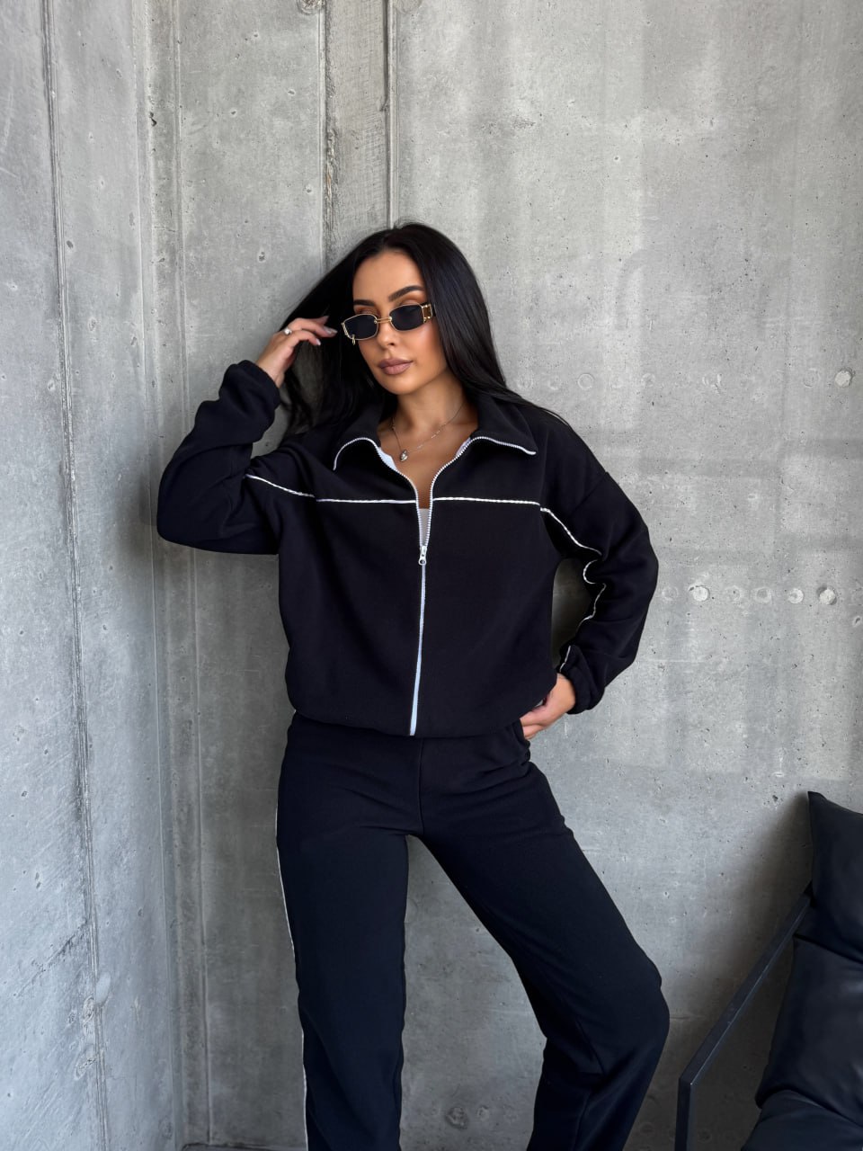 Жіночий спортивний костюм флісовий чорного кольору 29732