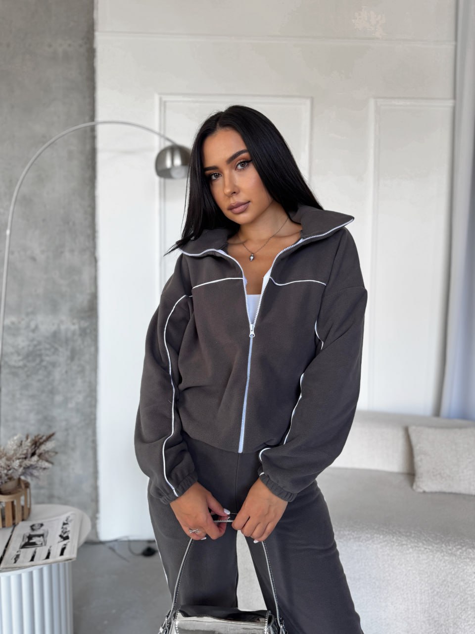 Жіночий спортивний костюм флісовий графiтового кольору 34623