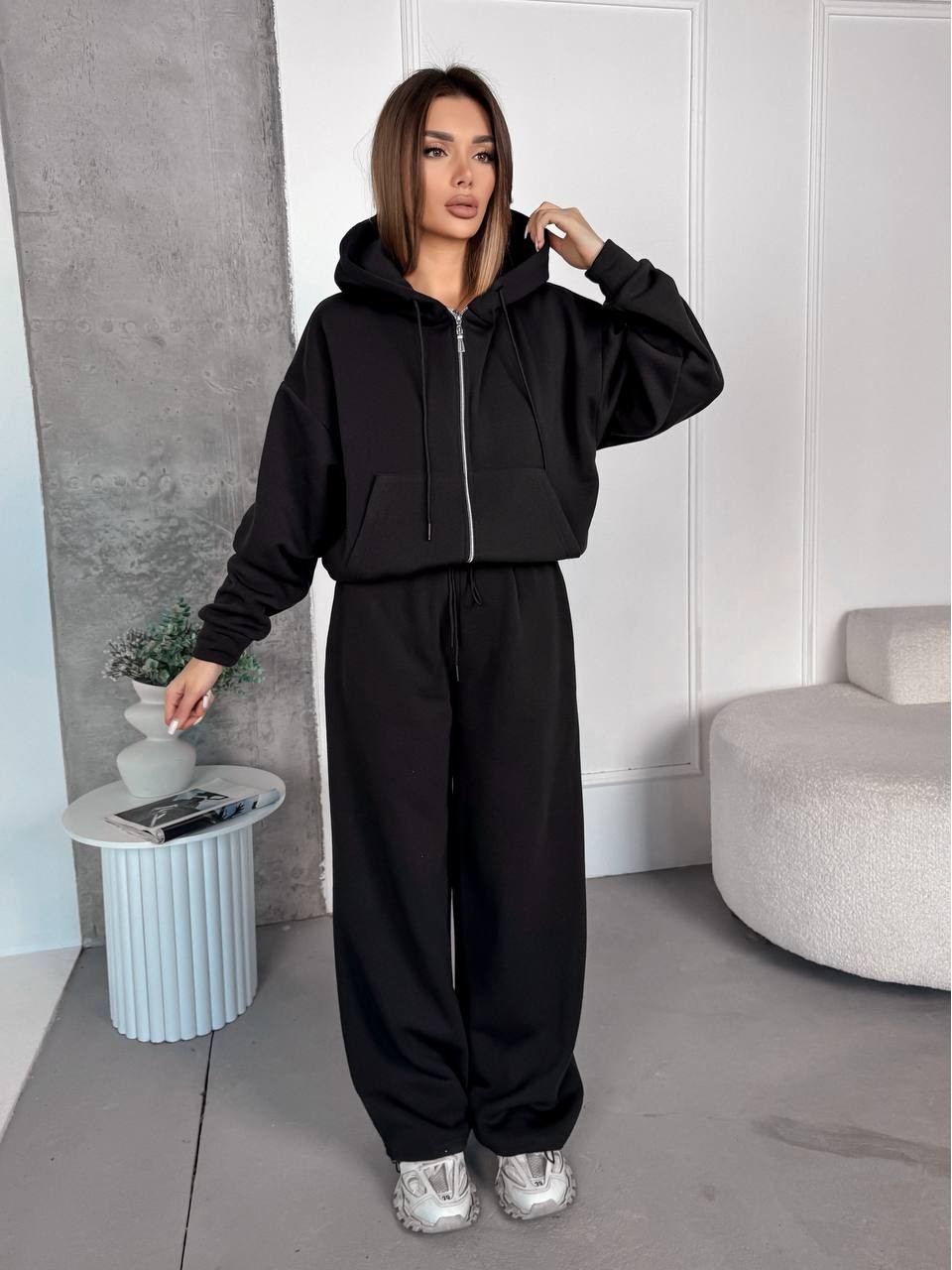 Жіночий спортивний костюм на флісi чорного кольору 35755