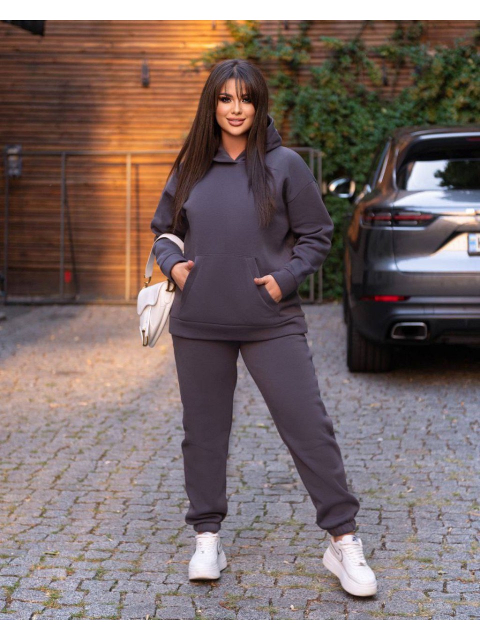 Жіночий спортивний костюм на флiсi графiтового кольору 34196