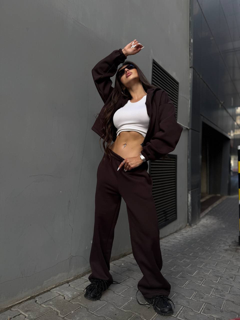 Жіночий спортивний костюм на флiсi коричневого кольору 34722