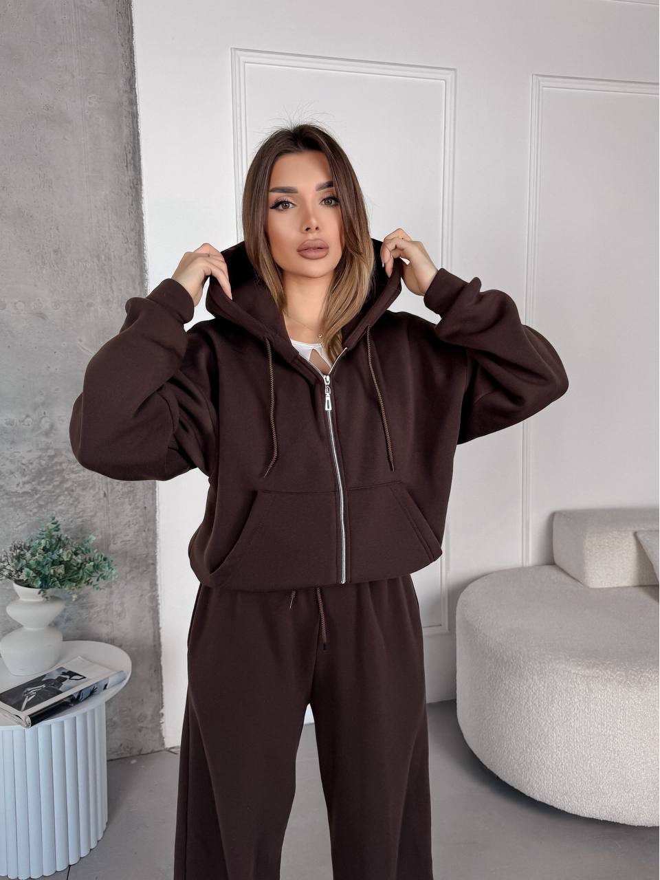 Жіночий спортивний костюм на флісi коричневого кольору 35754