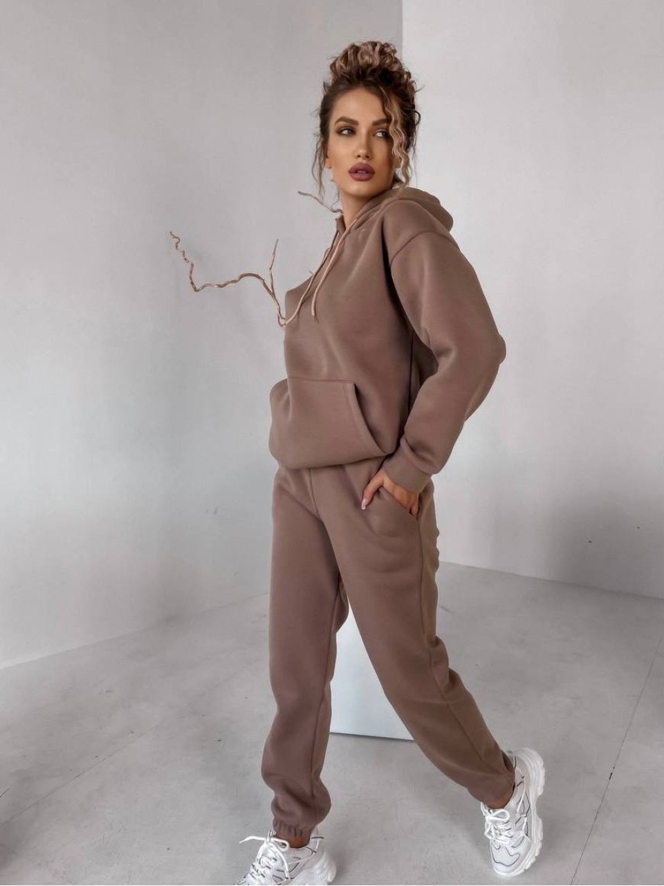 Женский спортивный костюм флисе с капюшоном кофейного цвета 35768