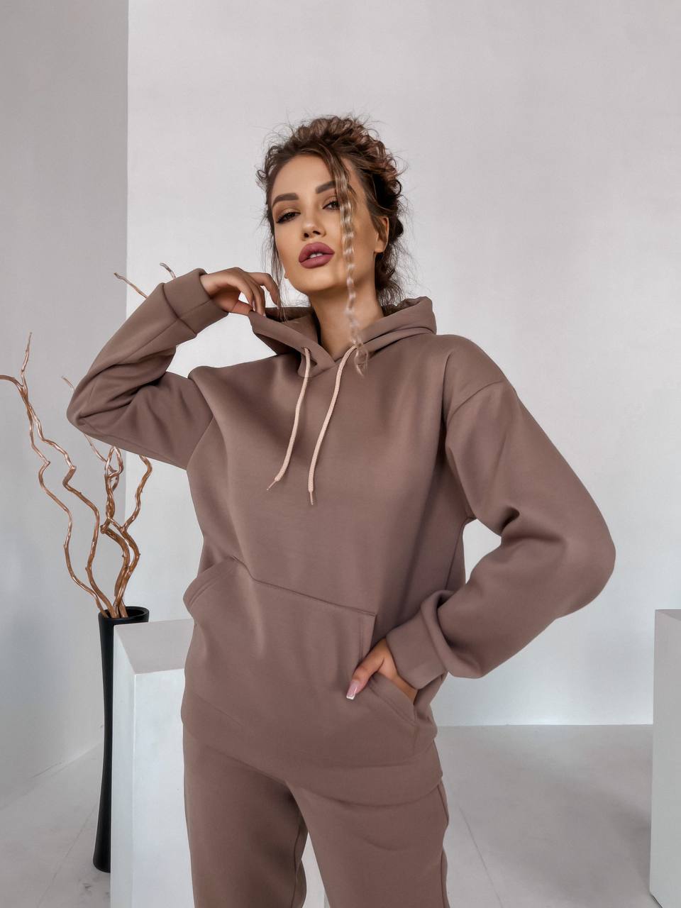 Женский спортивный костюм флисе с капюшоном кофейного цвета 35768