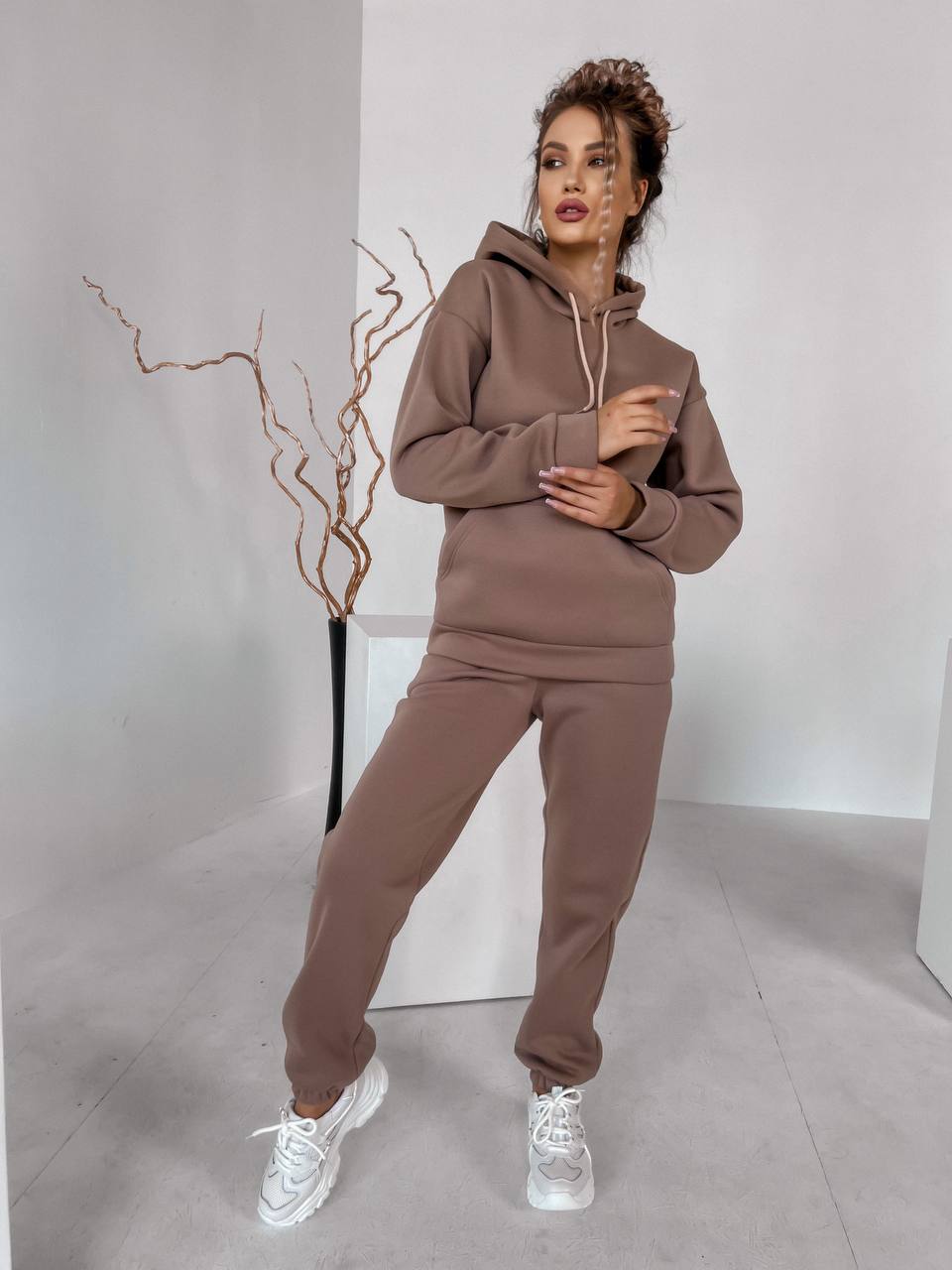 Женский спортивный костюм флисе с капюшоном кофейного цвета 35768