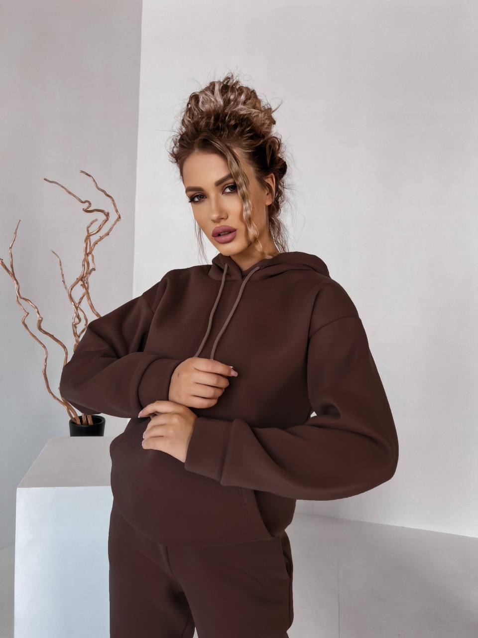 Жіночий спортивний костюм на флісi з капюшоном коричневого кольору 35767