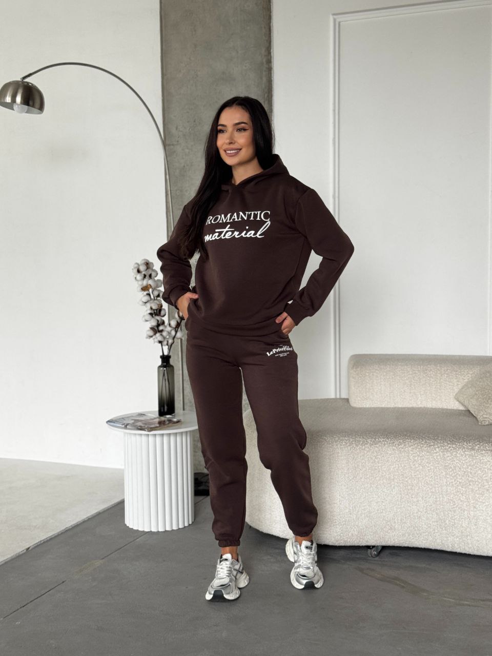 Жіночий спортивний костюм на флiсi з написом коричневого кольору 35454