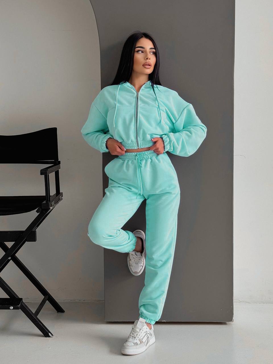 Женский спортивный костюм на змейке бирюзового цвета 32700