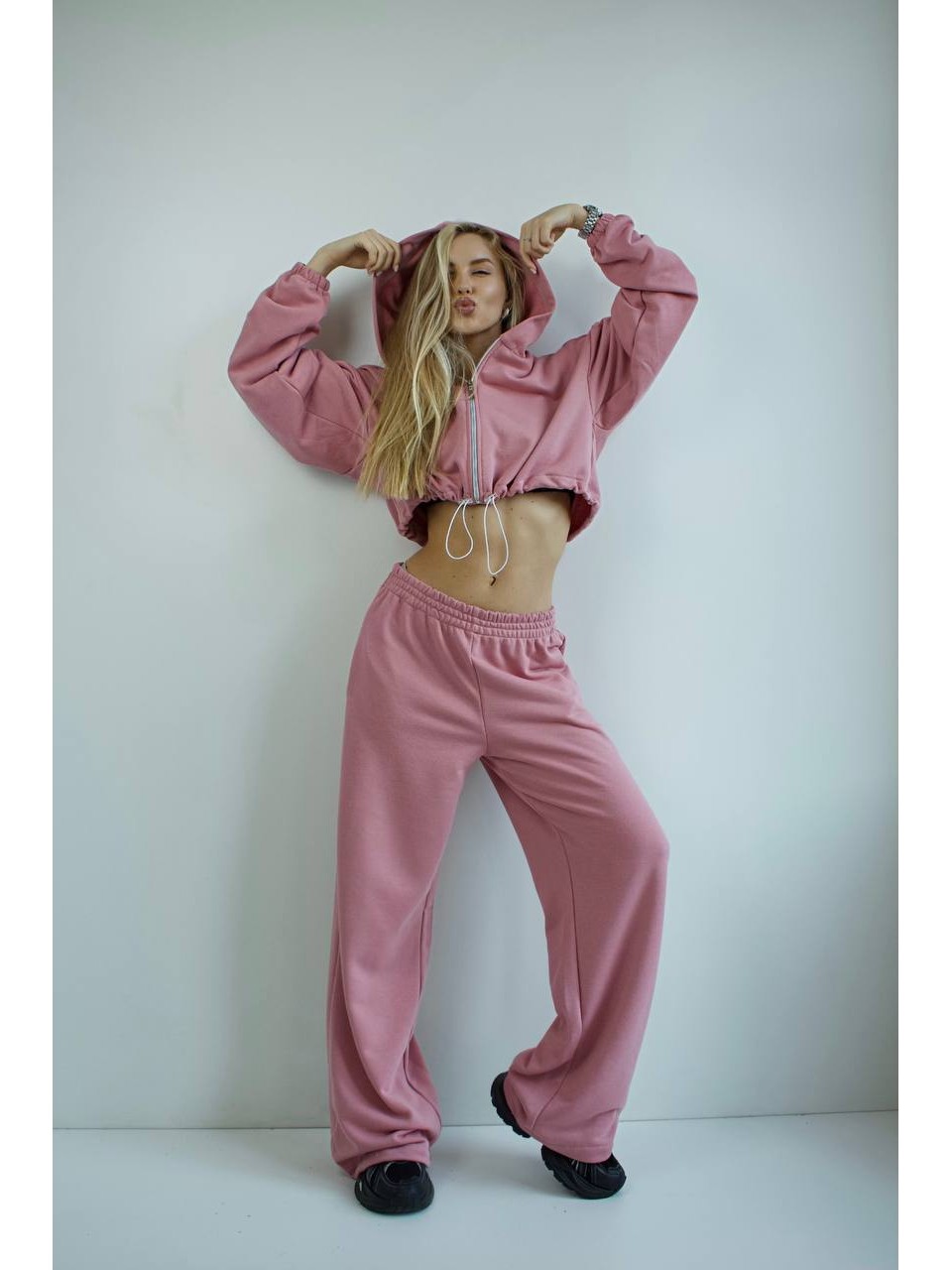 Жіночий спортивний костюм рожевого кольору 34679