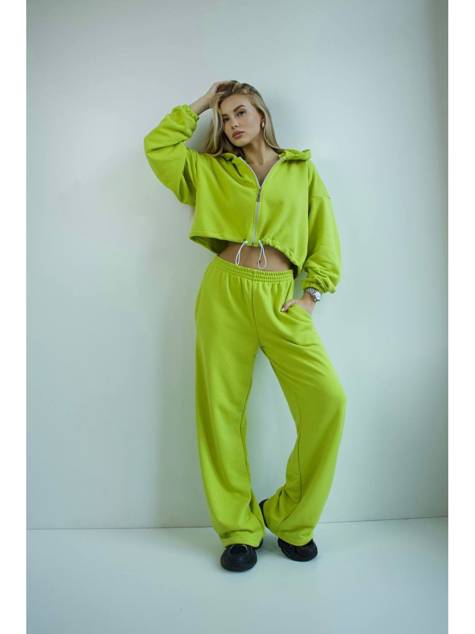 Жіночий спортивний костюм салатового кольору 34680