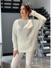 Женский свитер с фактурной вязкой молочного цвета 34354