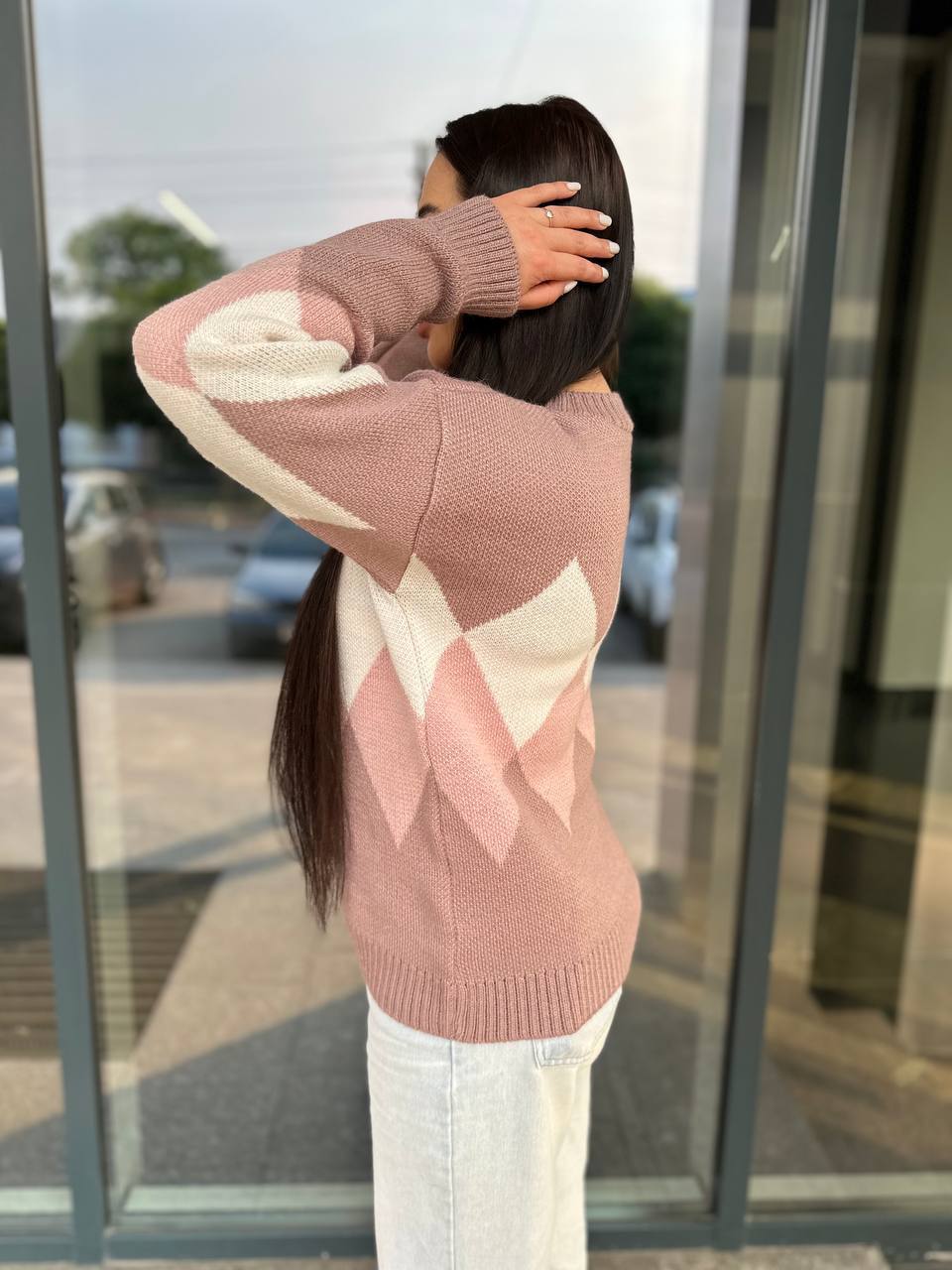 Женский свитер с геометрическим рисунком кофейного цвета 34420