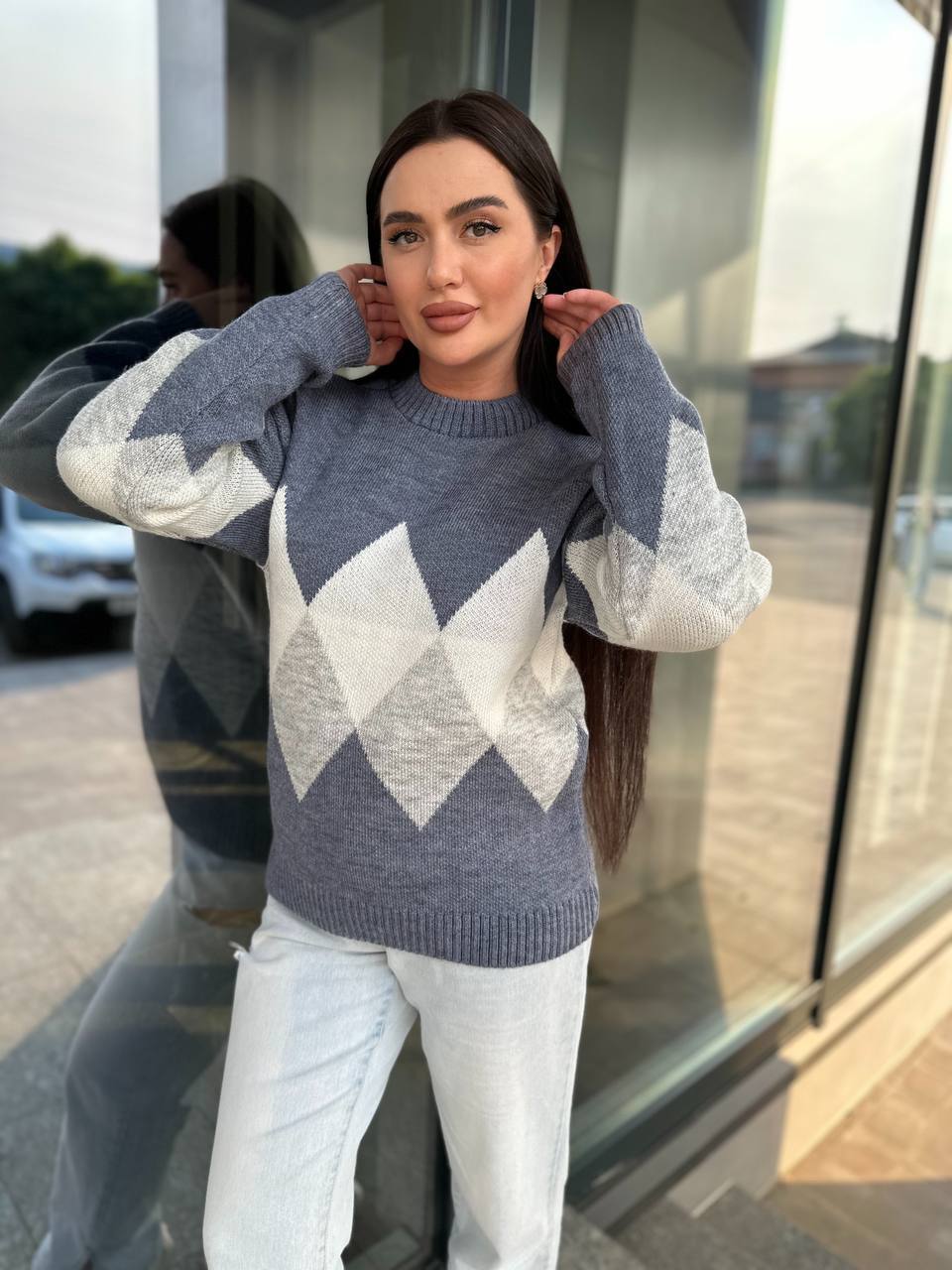 Женский свитер с геометрическим рисунком синего цвета 34417