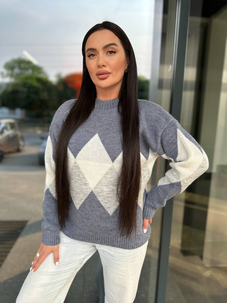 Женский свитер с геометрическим рисунком синего цвета 34417