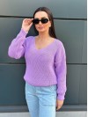 Женский свитер с вырезом сиреневого цвета 34423