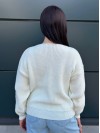 Жіночий светр з з вирізом молочного кольору 34427
