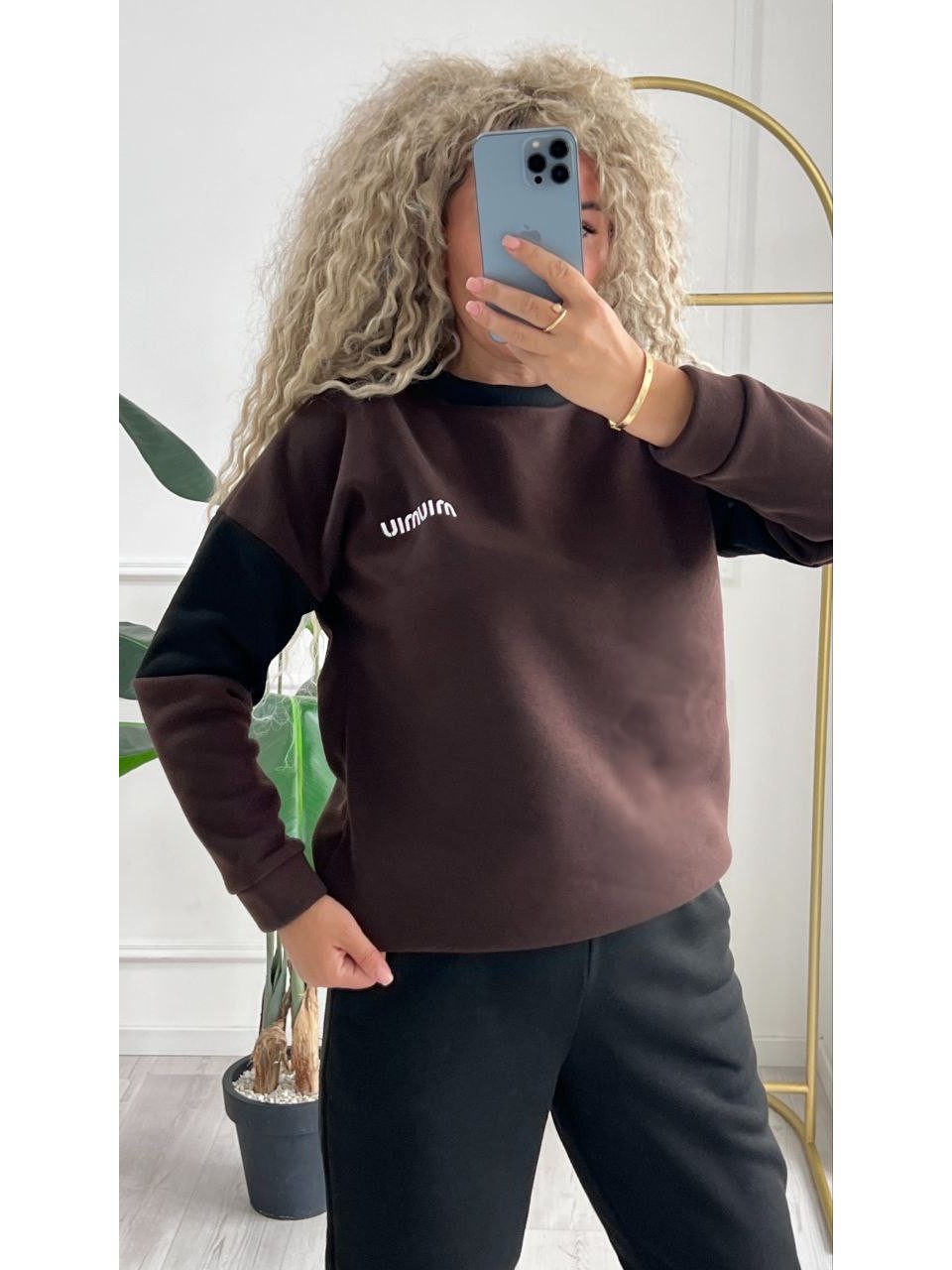 Жіночий телий костюм коричневого кольору 34968