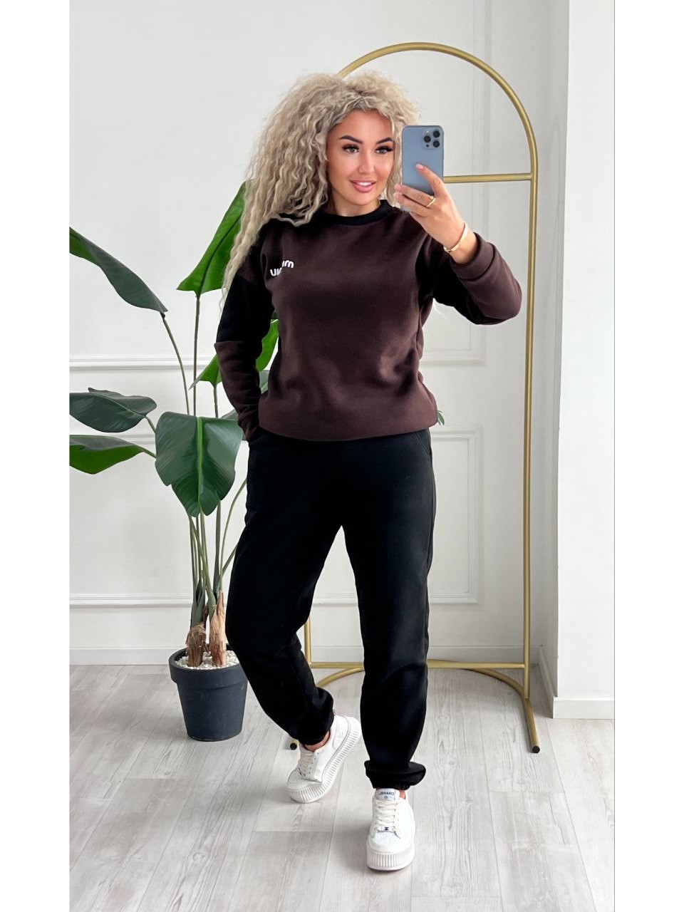 Жіночий телий костюм коричневого кольору 34968