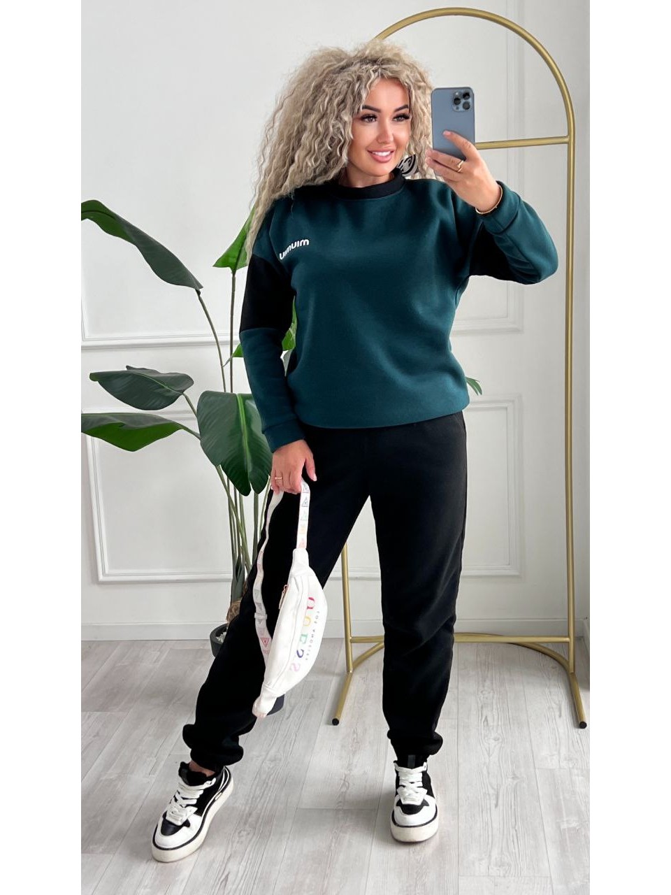 Жіночий телий костюм зеленого кольору 34967