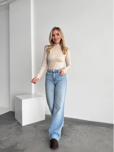 Жіночий теплий гольф бежевого кольору 35578