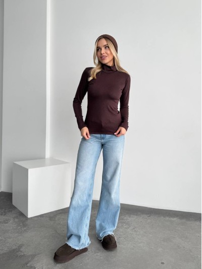 Жіночий теплий гольф коричневого кольору 35580