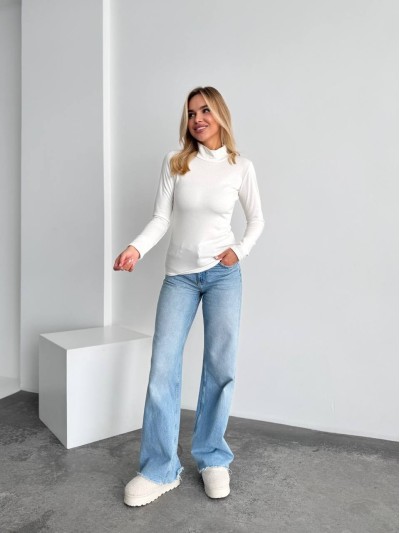 Жіночий теплий гольф молочного кольору 35581