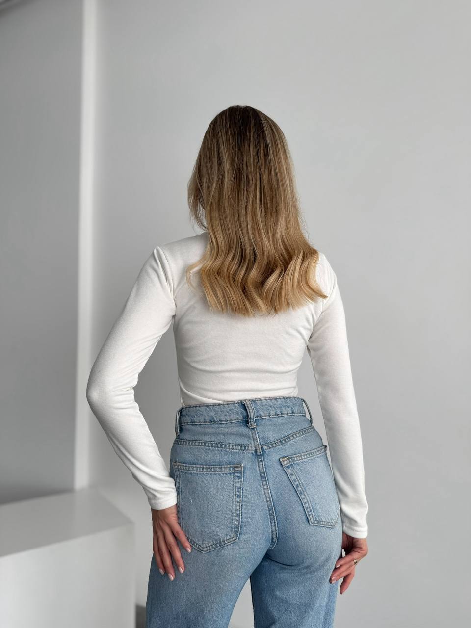 Жіночий теплий гольф молочного кольору 35581