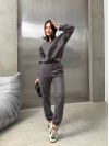 Женский теплый костюм графитового цвета 35145