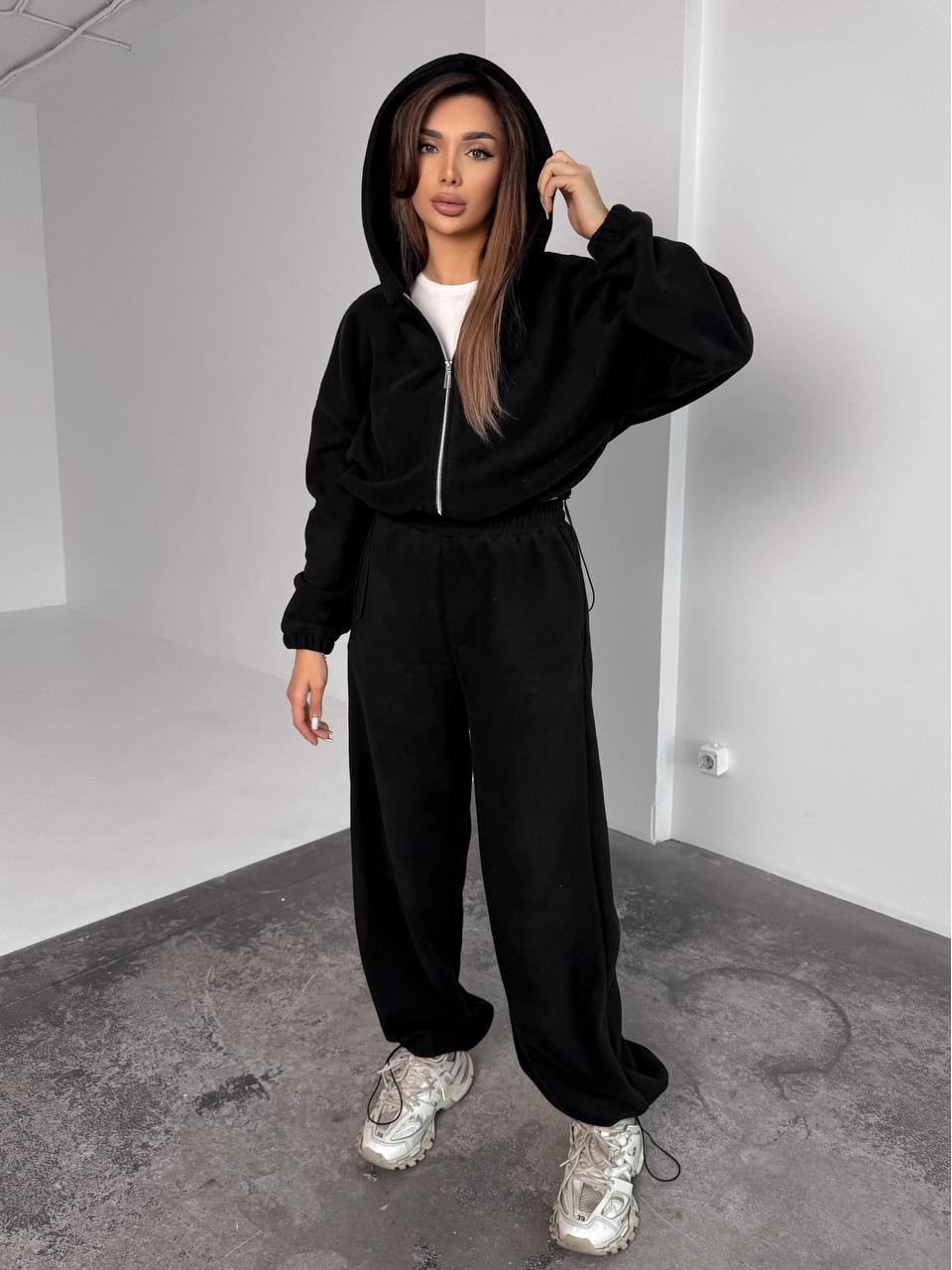 Жіночий теплий костюм iз фліса чорного кольору 35989