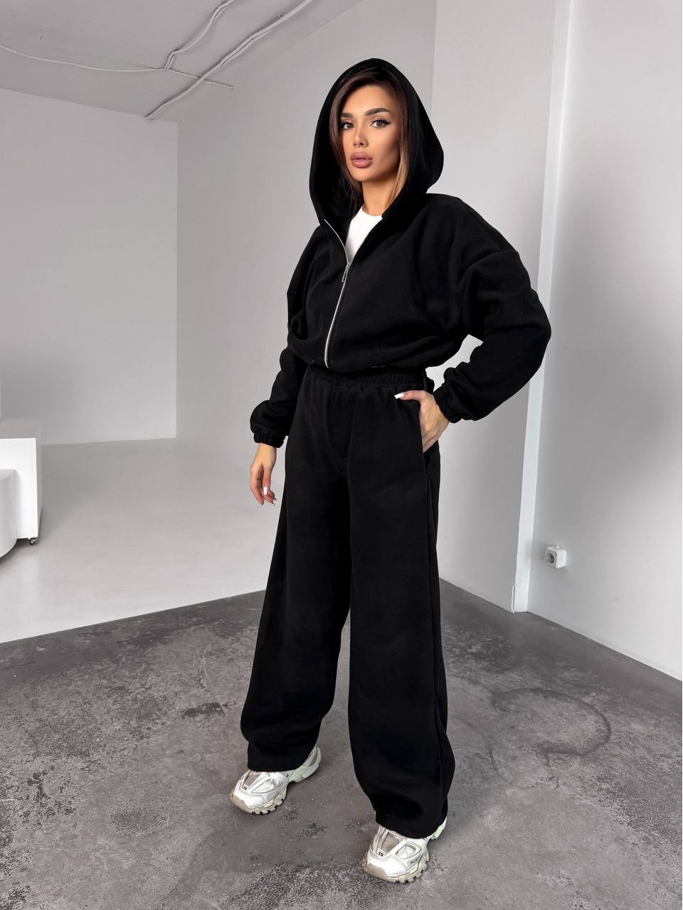 Жіночий теплий костюм iз фліса чорного кольору 35989