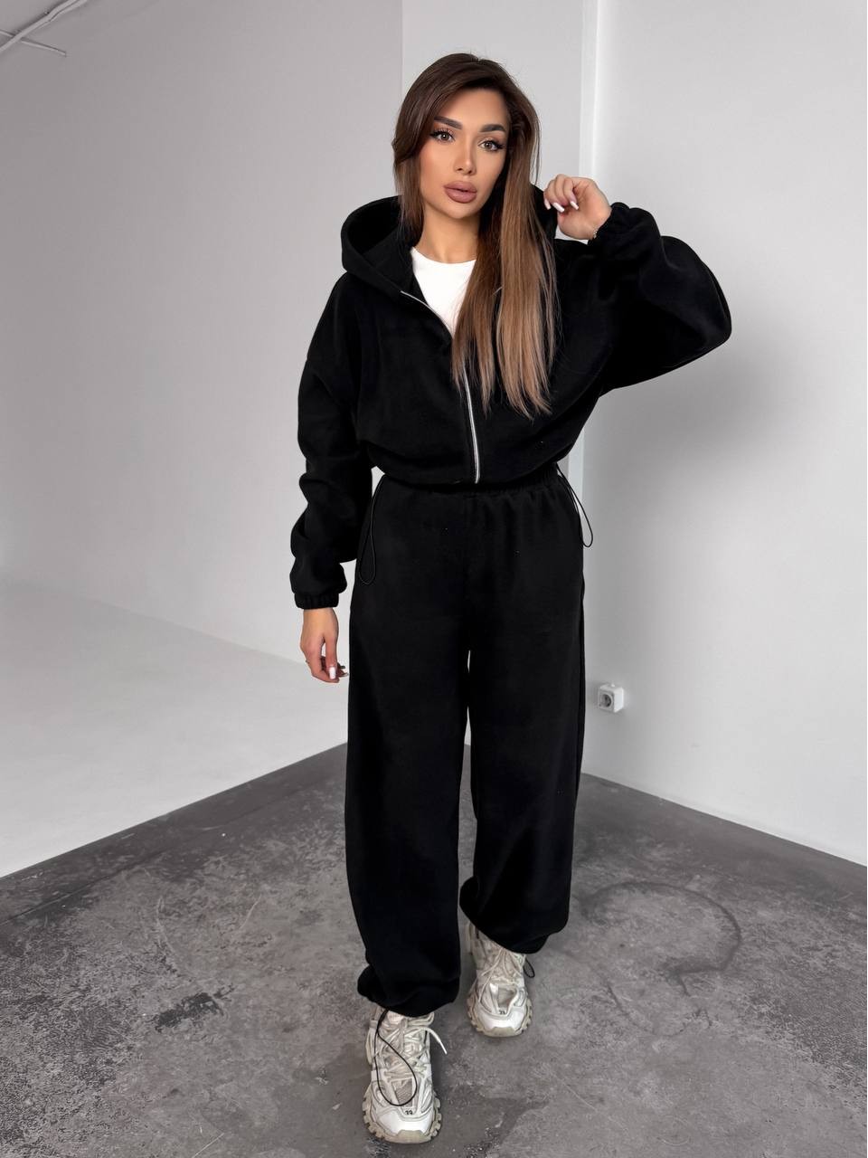 Жіночий теплий костюм iз фліса чорного кольору 35989