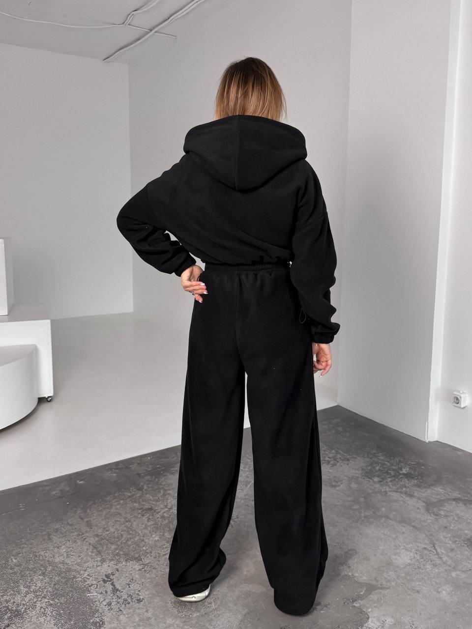 Жіночий теплий костюм iз фліса чорного кольору 35989