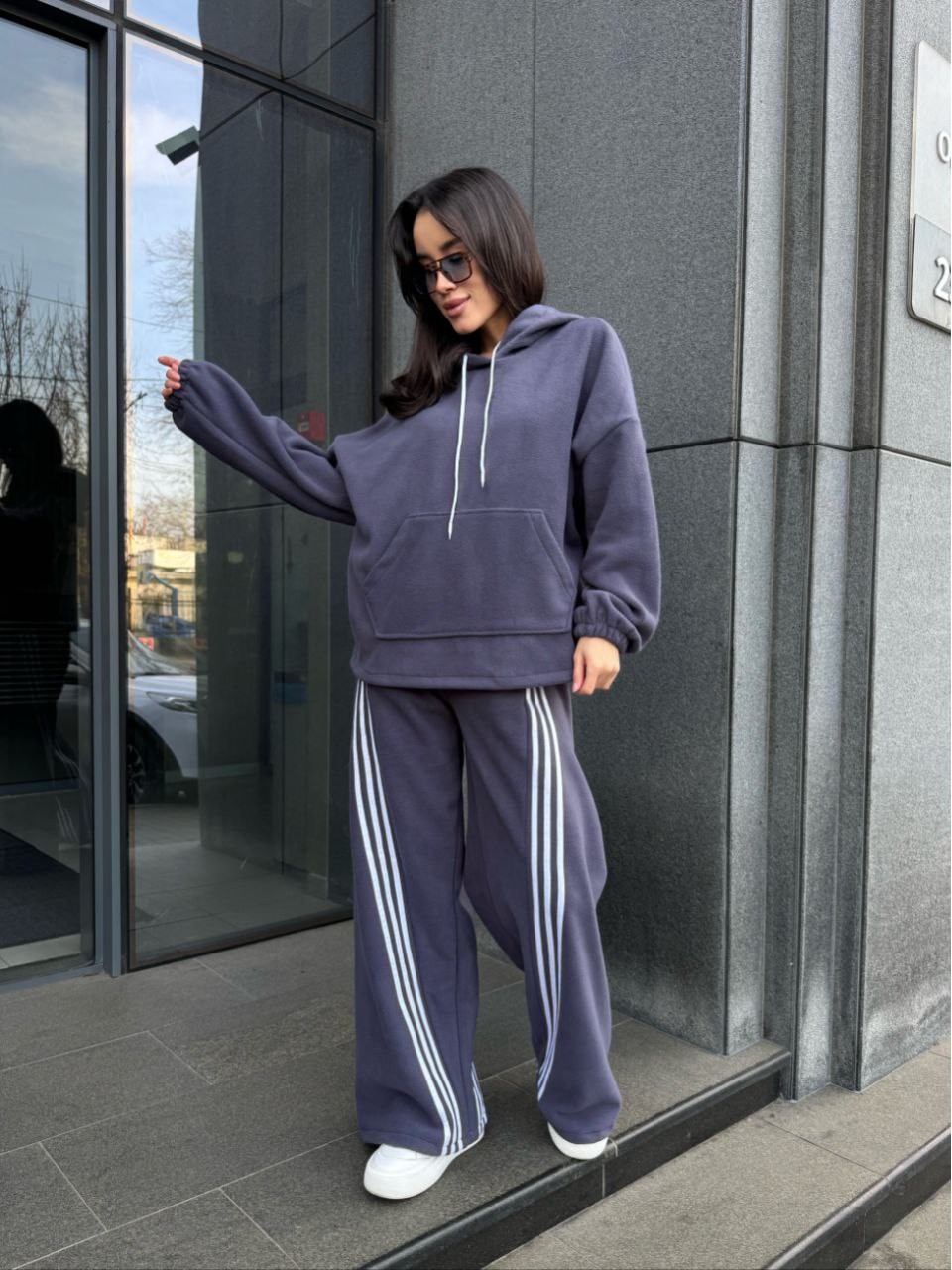 Жiночий теплий костюм iз флiса графiтового кольору 35974