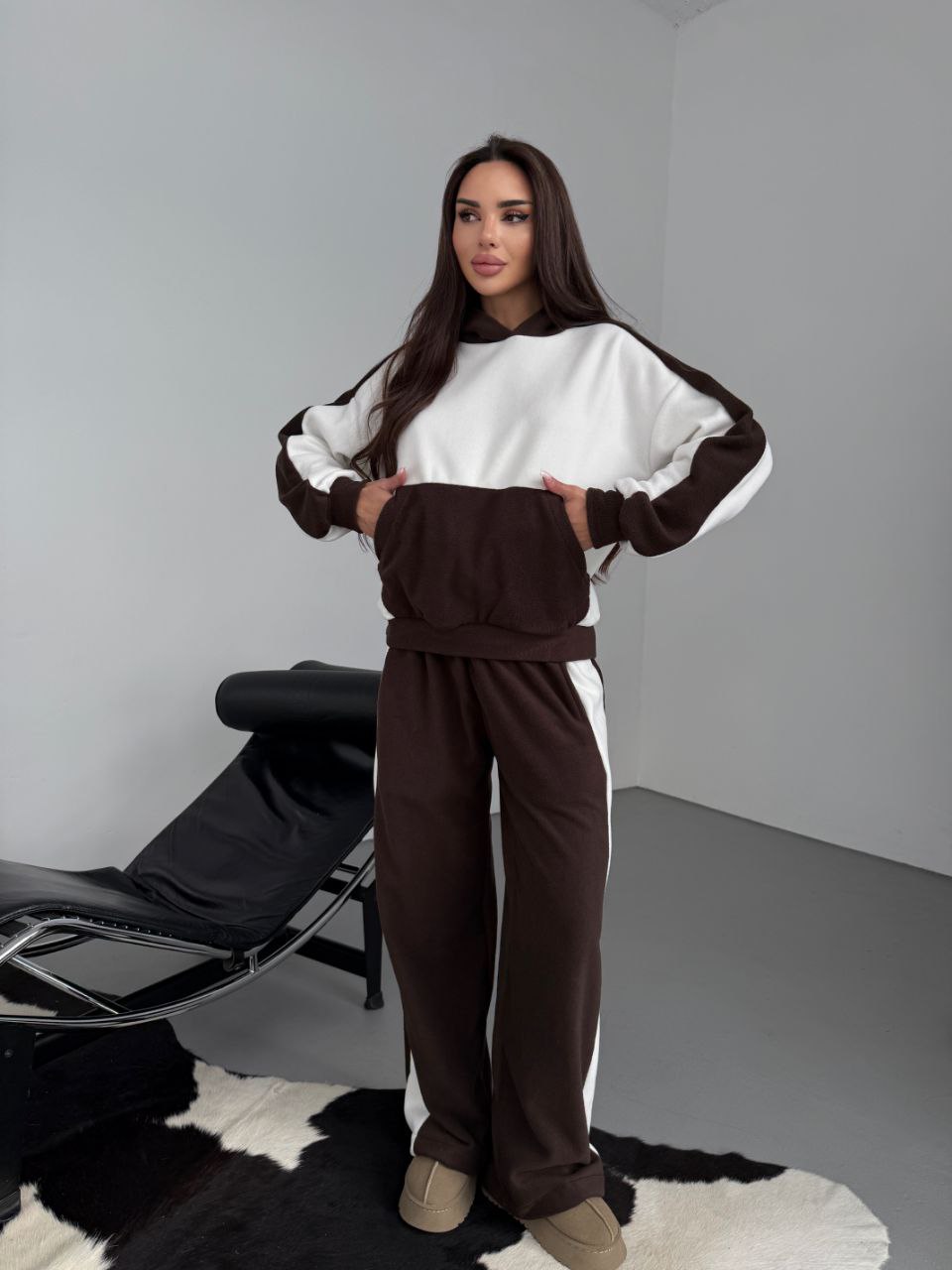 Жіночий теплий костюм iз флiса коричневого кольору 35584