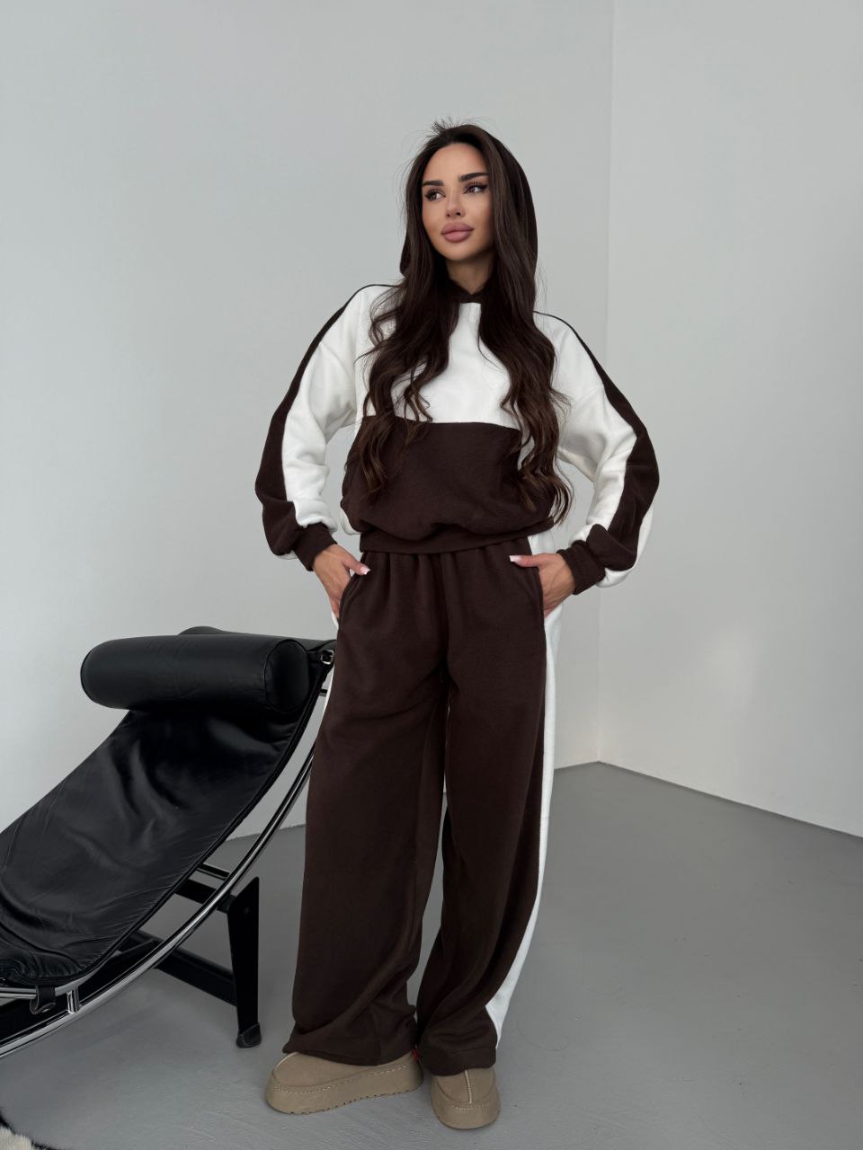 Жіночий теплий костюм iз флiса коричневого кольору 35584