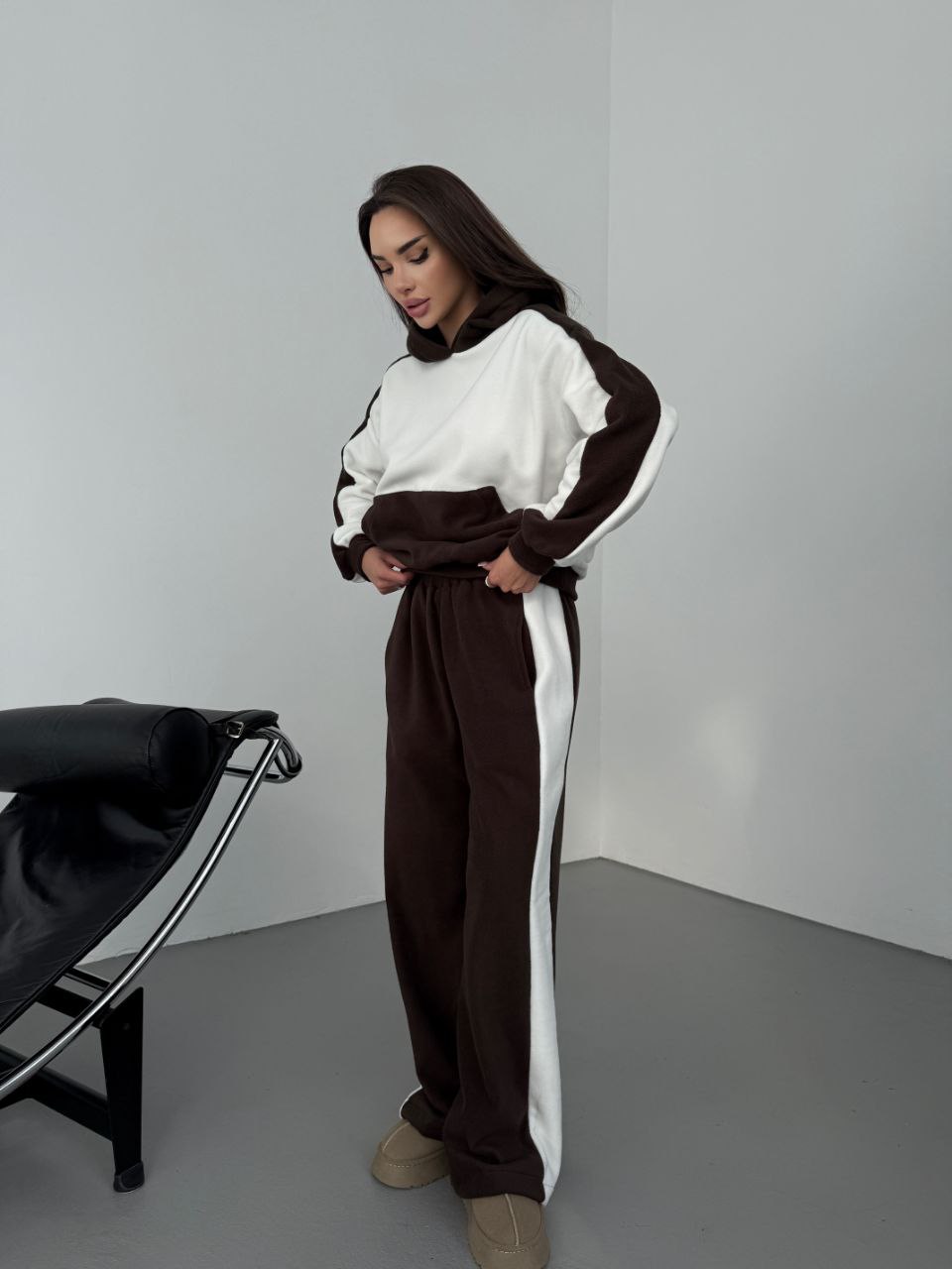 Жіночий теплий костюм iз флiса коричневого кольору 35584