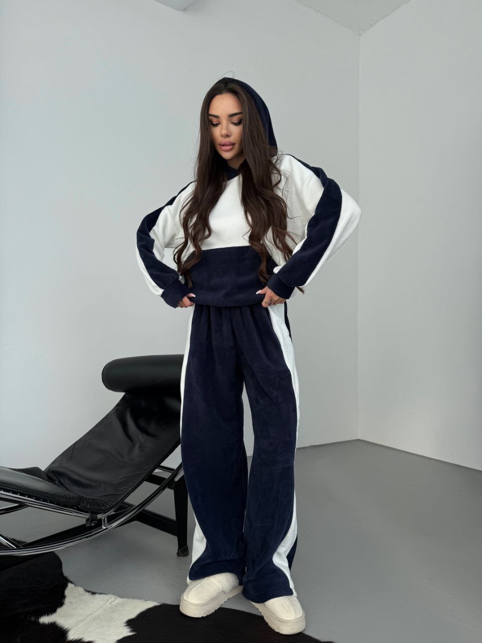 Жіночий теплий костюм iз флiса синего кольору 35585