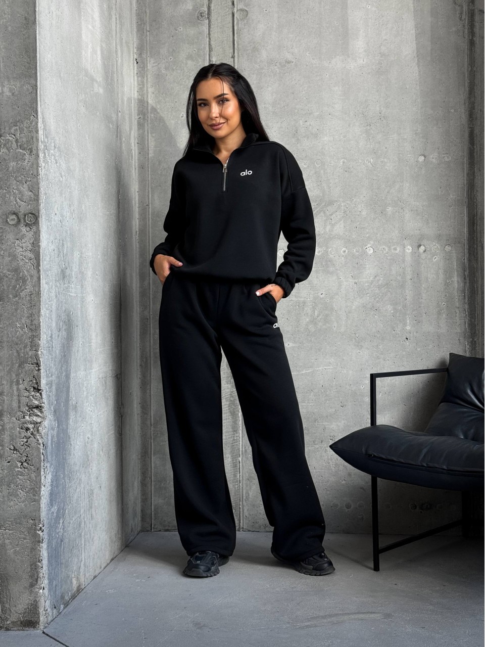 Жіночий теплий костюм на флiсi чорного кольору 35176