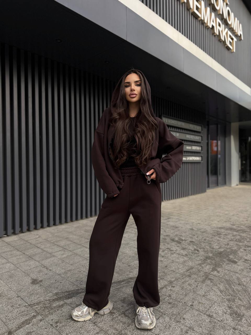 Жіночий теплий костюм на змiйцi коричневого кольору 35201