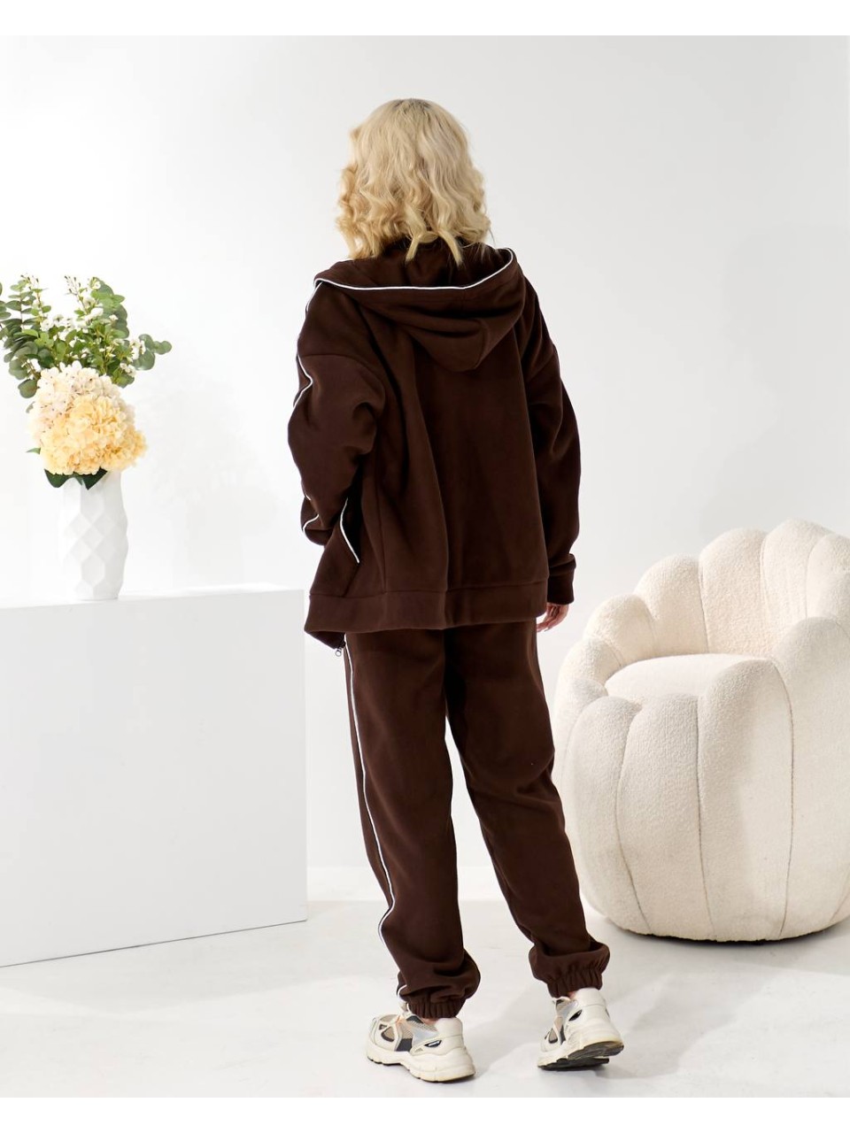 Жiночий теплий костюм на змiйцi коричневого кольору 35804