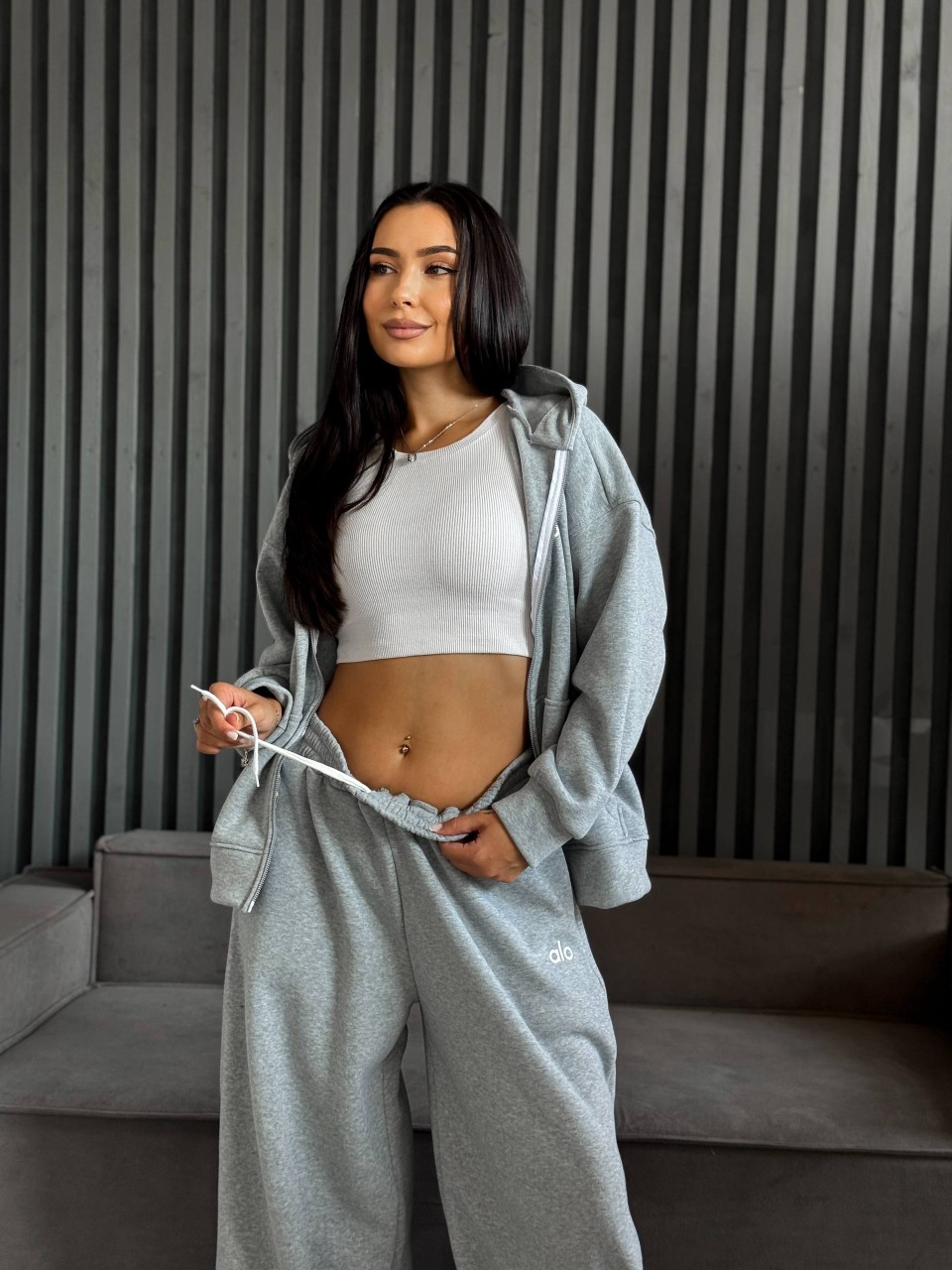 Жіночий теплий костюм на змiйцi сiрого кольору 35193