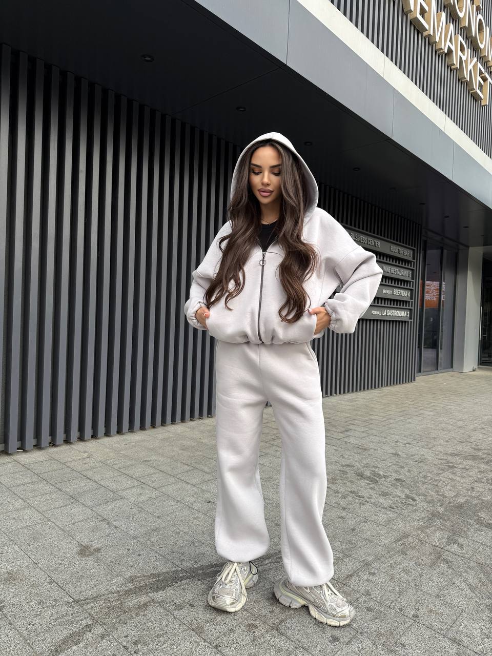 Жіночий теплий костюм на змiйцi сiрого кольору 35199