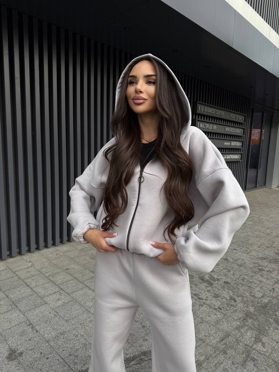 Жіночий теплий костюм на змiйцi сiрого кольору 35199