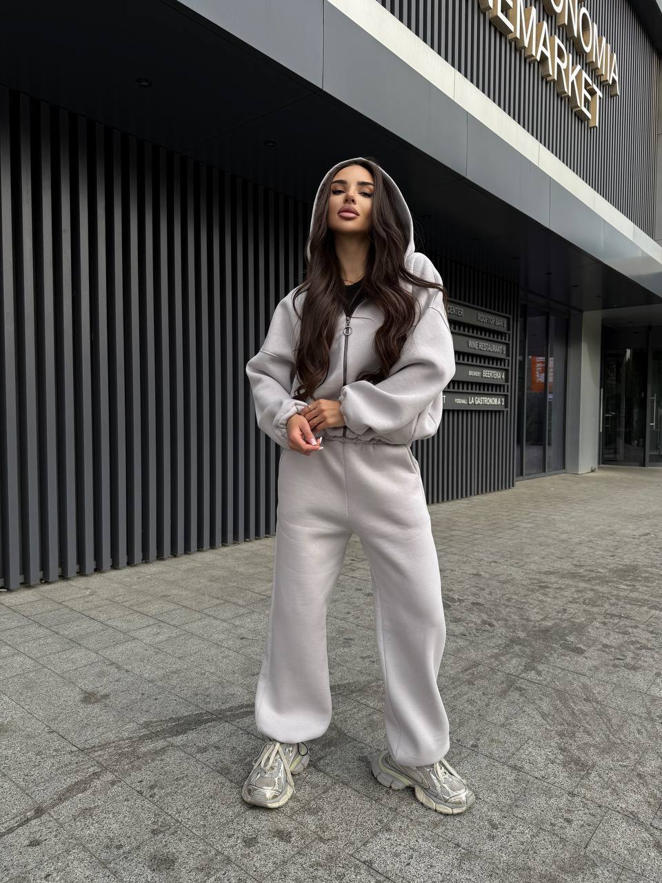 Жіночий теплий костюм на змiйцi сiрого кольору 35199